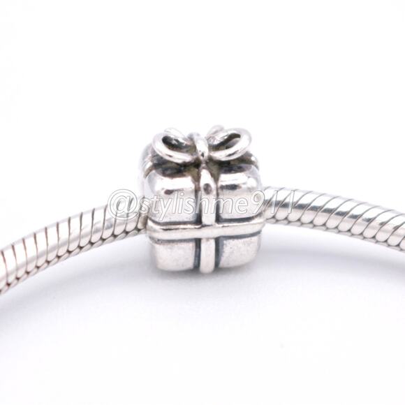 Authentic PANDORA Present Charm - 790300 - Picture 4 of 10